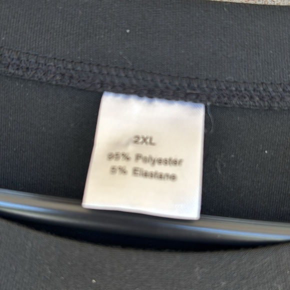 Unbranded Black 'Hanging With My Gnomies' Plus Size Shirt - Picture 4 of 5